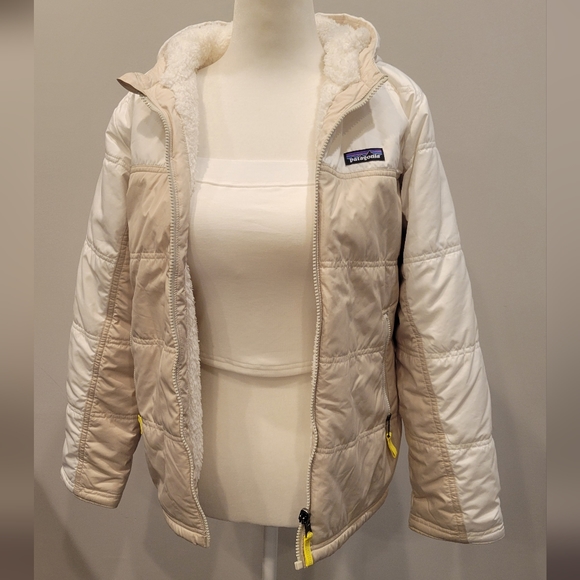 Patagonia Hooded Reversible Beige down jacket ,(Full Zip) Girls Size XL 14 - Picture 10 of 10